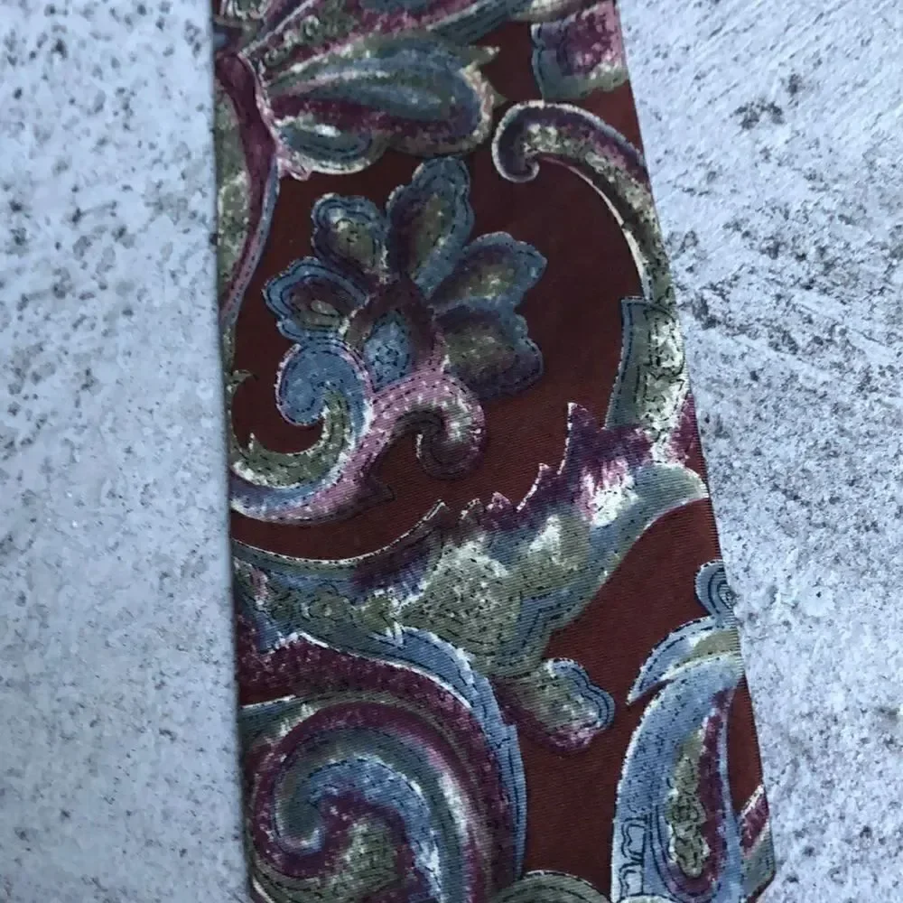 Beautiful Vintage Tie